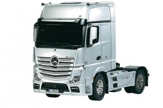 Italeri Mercedes Benz Actros Gigaspace