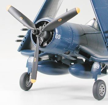 Tamiya 1/48 Vought F4U-1D Corsair With Moto Tug