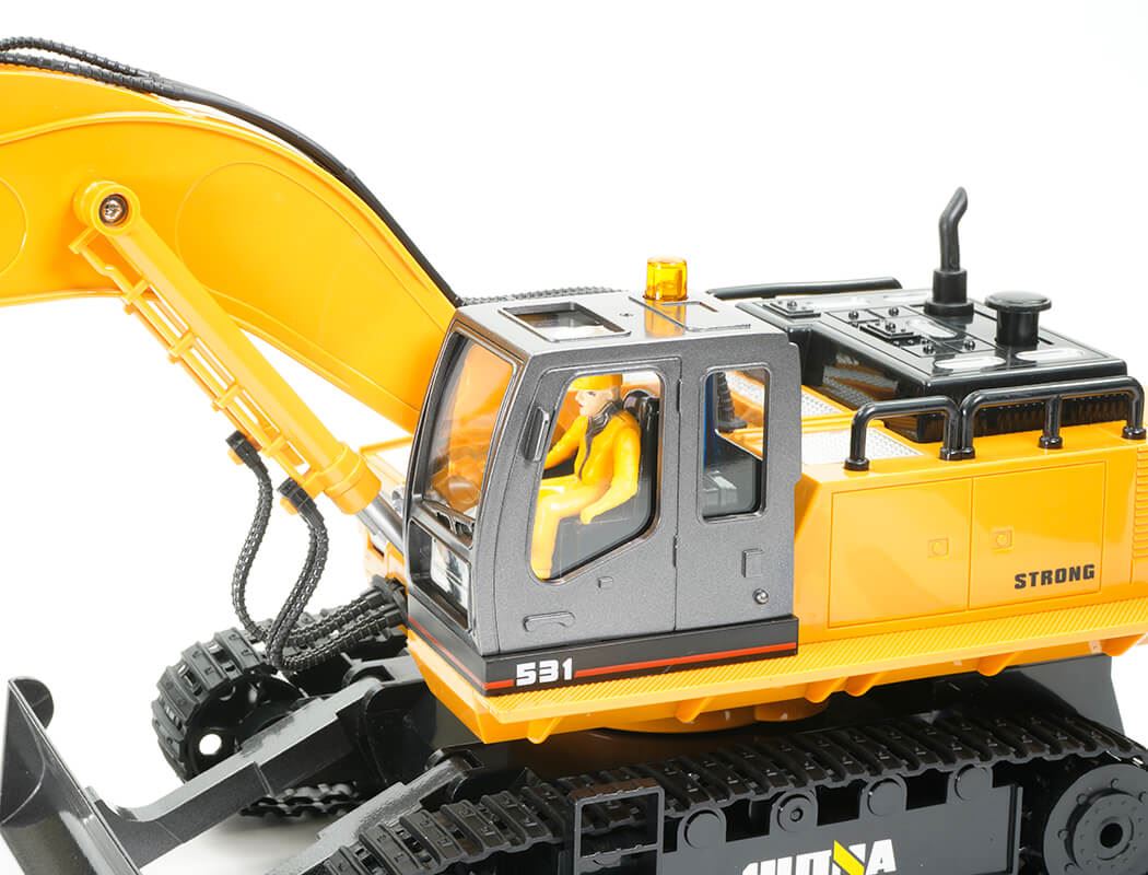 HUINA 1/16 SCALE RC EXCAVATOR 2.4G 11CH w/DIE CAST BUCKET