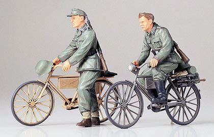 Tamiya German Soldiers With Bicycles