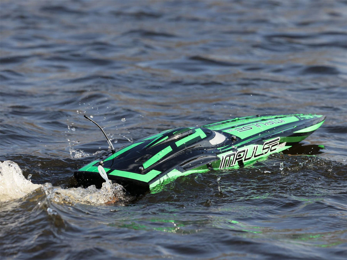 ProBoat Impulse 32 Brushless Deep-V RTR w/Smart, Black/Green